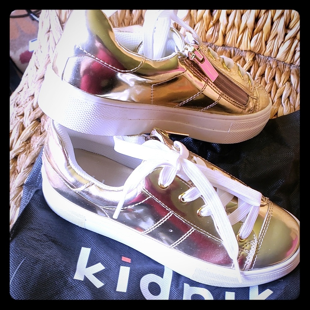 Girls Size 1 metallic gold kidpik shoes